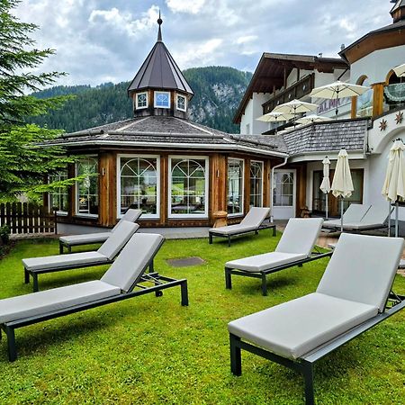 Berghotel Almrausch Berwang Exteriör bild