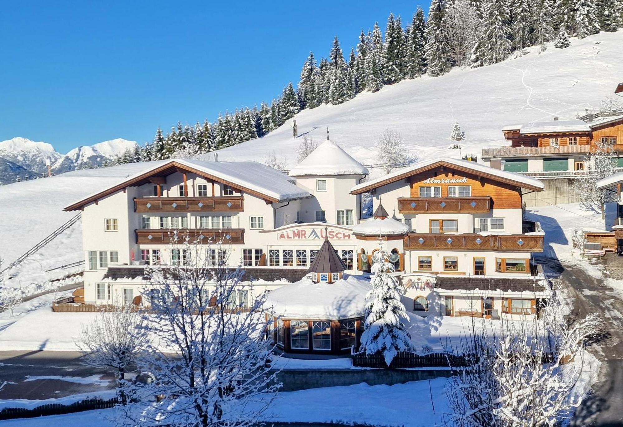 Berghotel Almrausch Berwang Exteriör bild