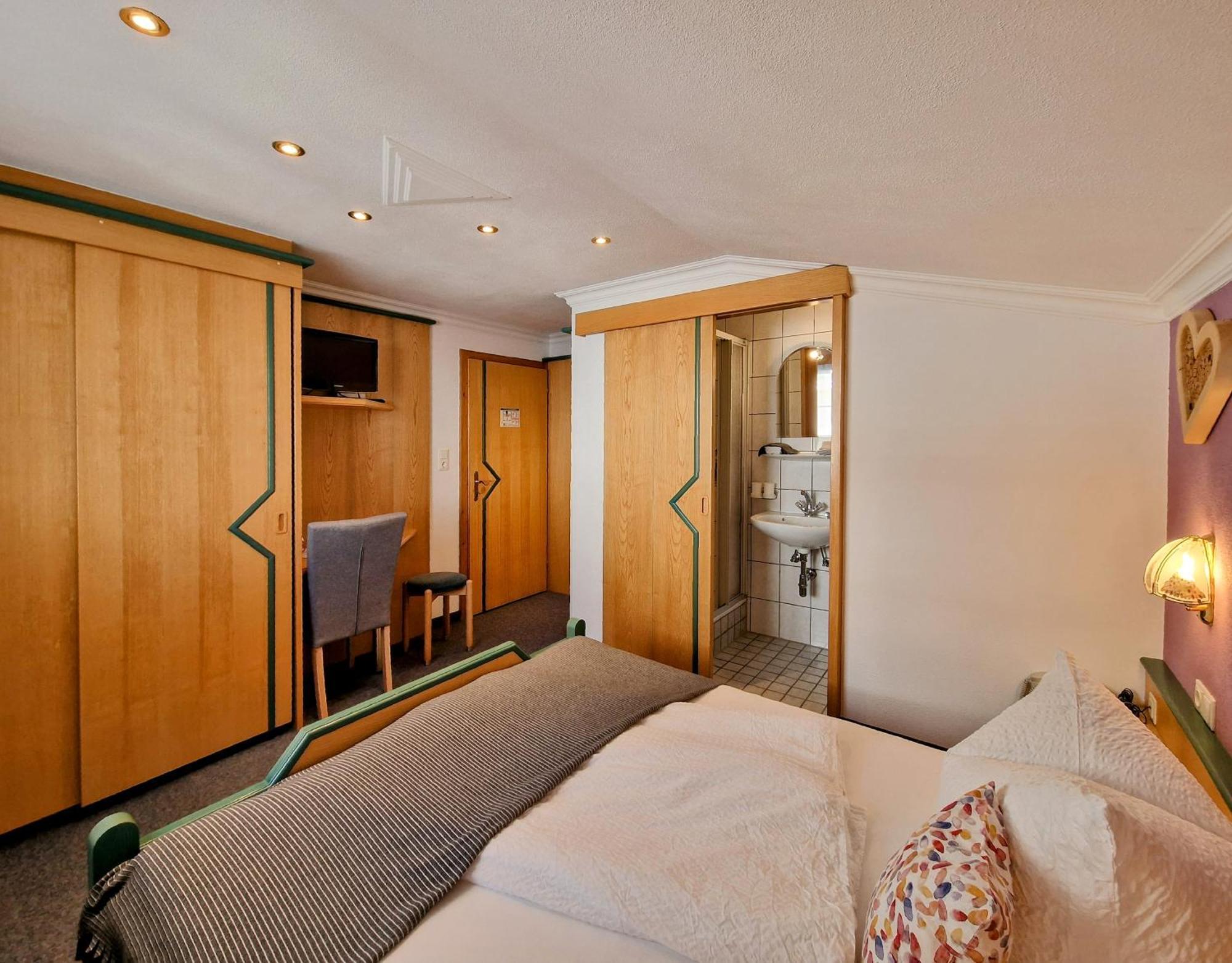 Berghotel Almrausch Berwang Rum bild
