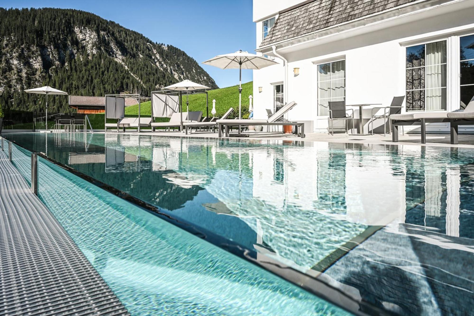 Berghotel Almrausch Berwang Exteriör bild