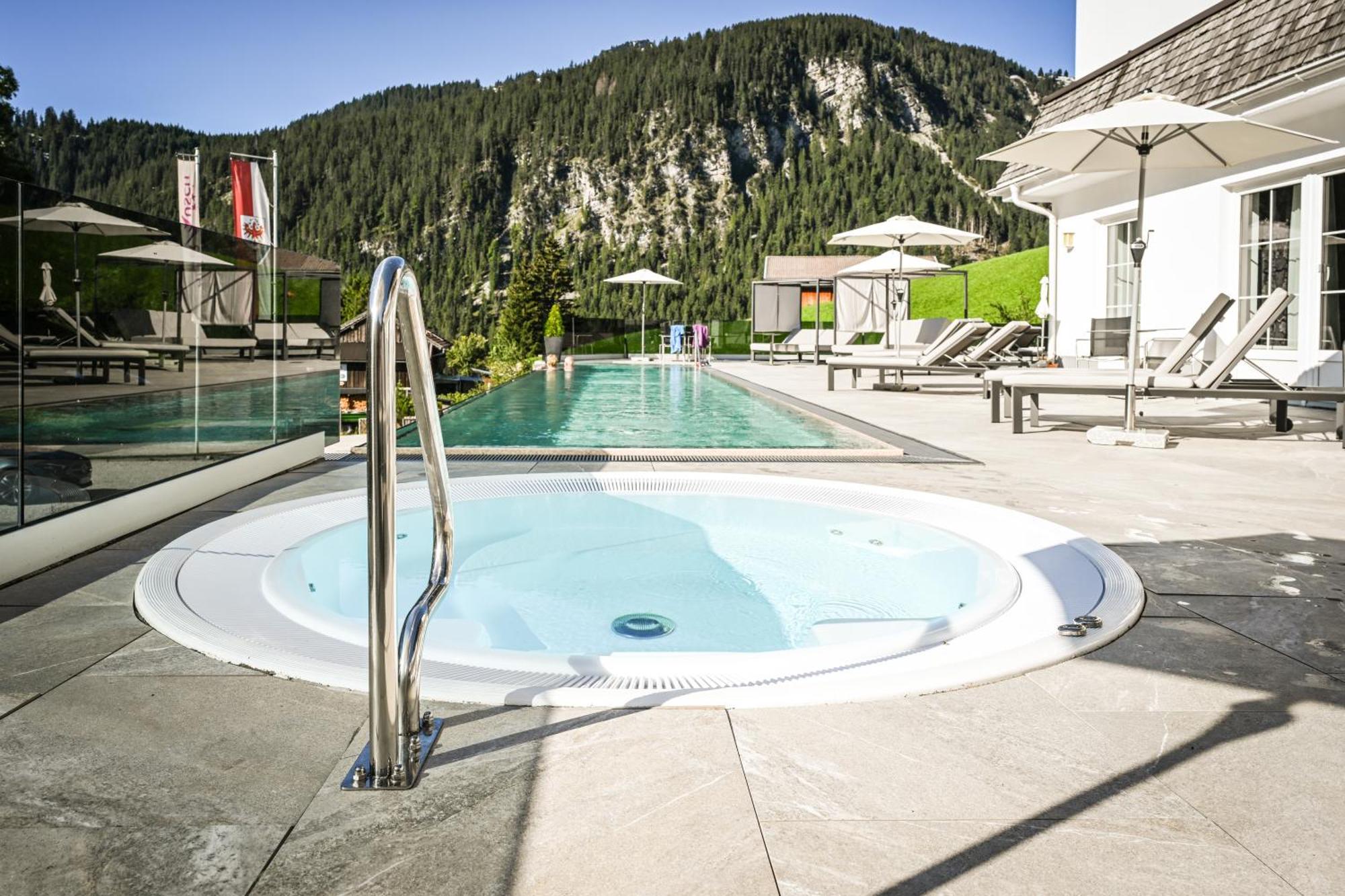 Berghotel Almrausch Berwang Exteriör bild