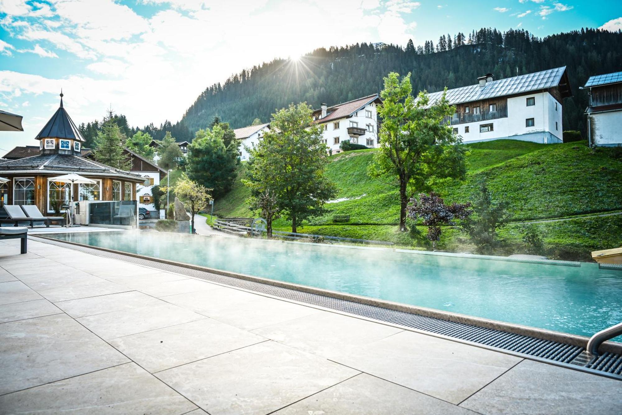 Berghotel Almrausch Berwang Exteriör bild