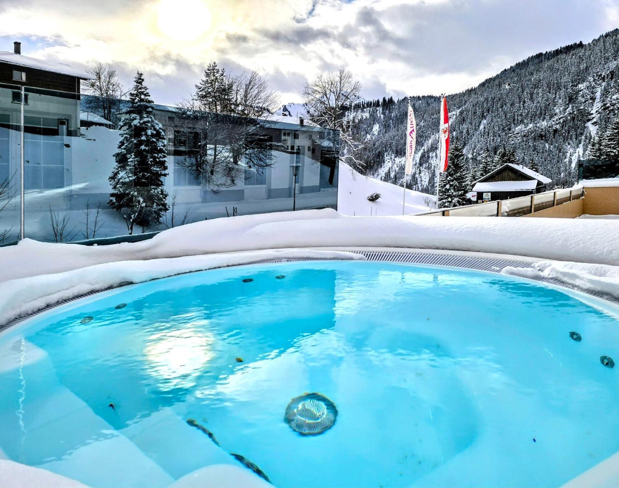 Berghotel Almrausch Berwang Exteriör bild